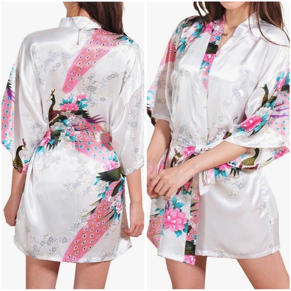 Women’s white peacock print robe kimono|small - Picture 4 of 5